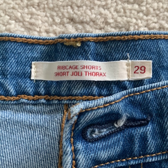 Levi’s ribcage shorts. W29. Like-new condition. - Picture 3 of 3